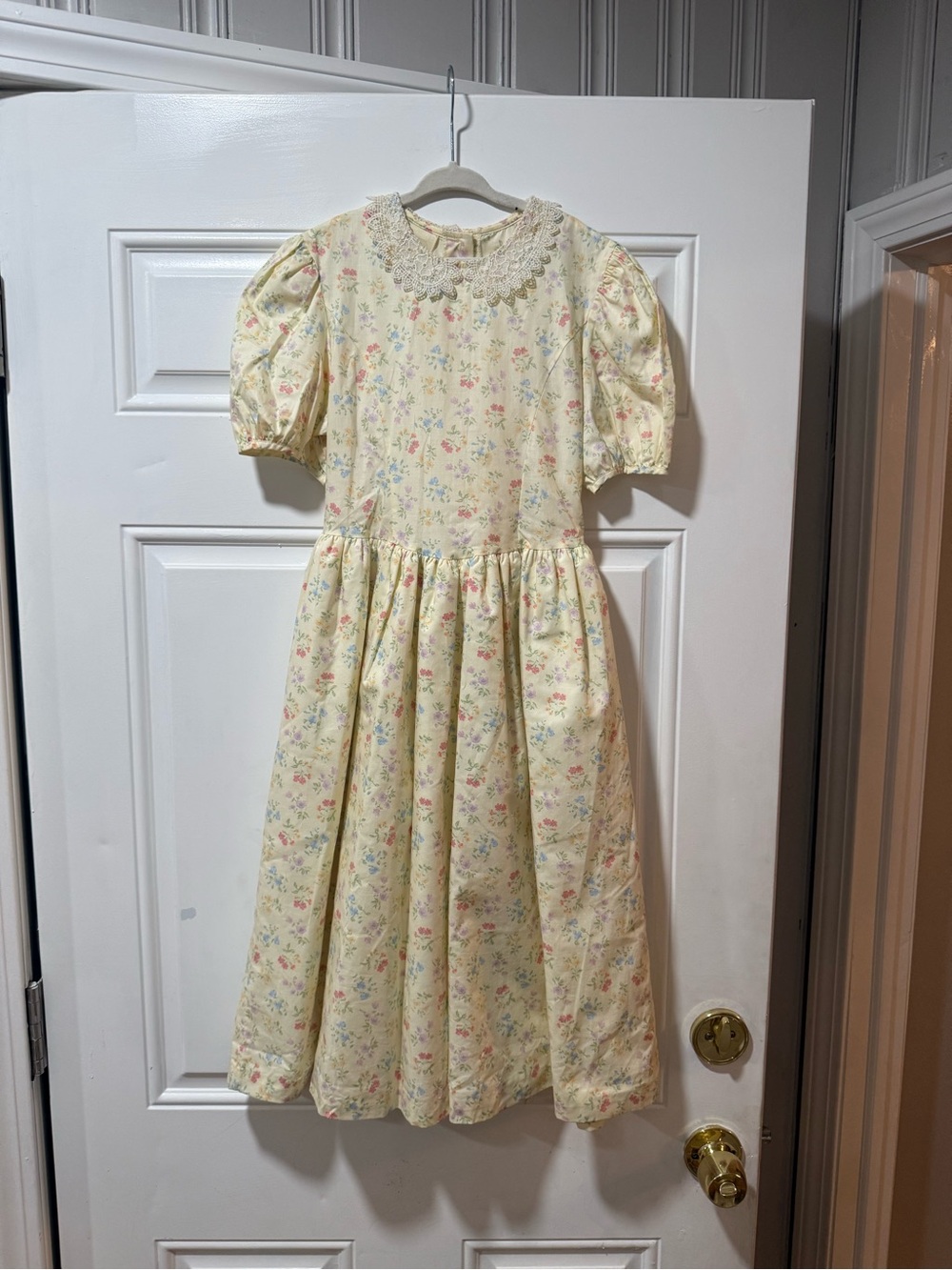 Vintage Laura Ashley Cream Floral Puff Sleeve Dress with Lace Collar
